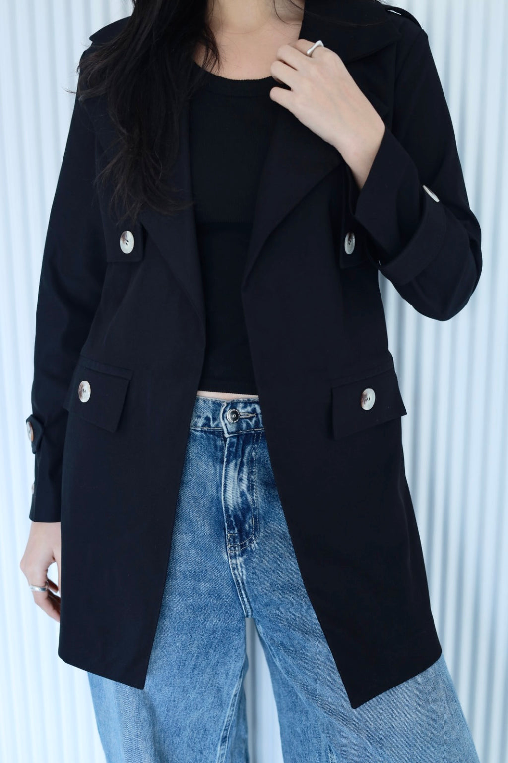 Trench coat in black