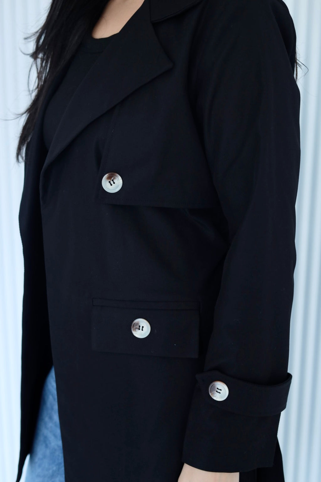Trench coat in black