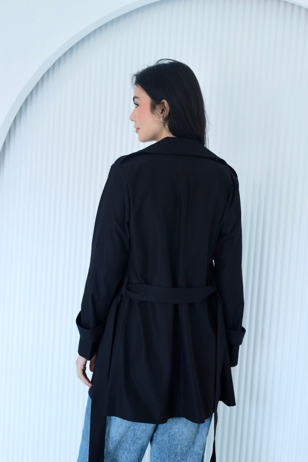 Trench coat in black