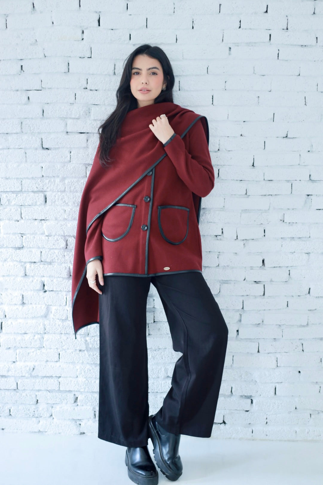 Minimal wool jacket in burgundy