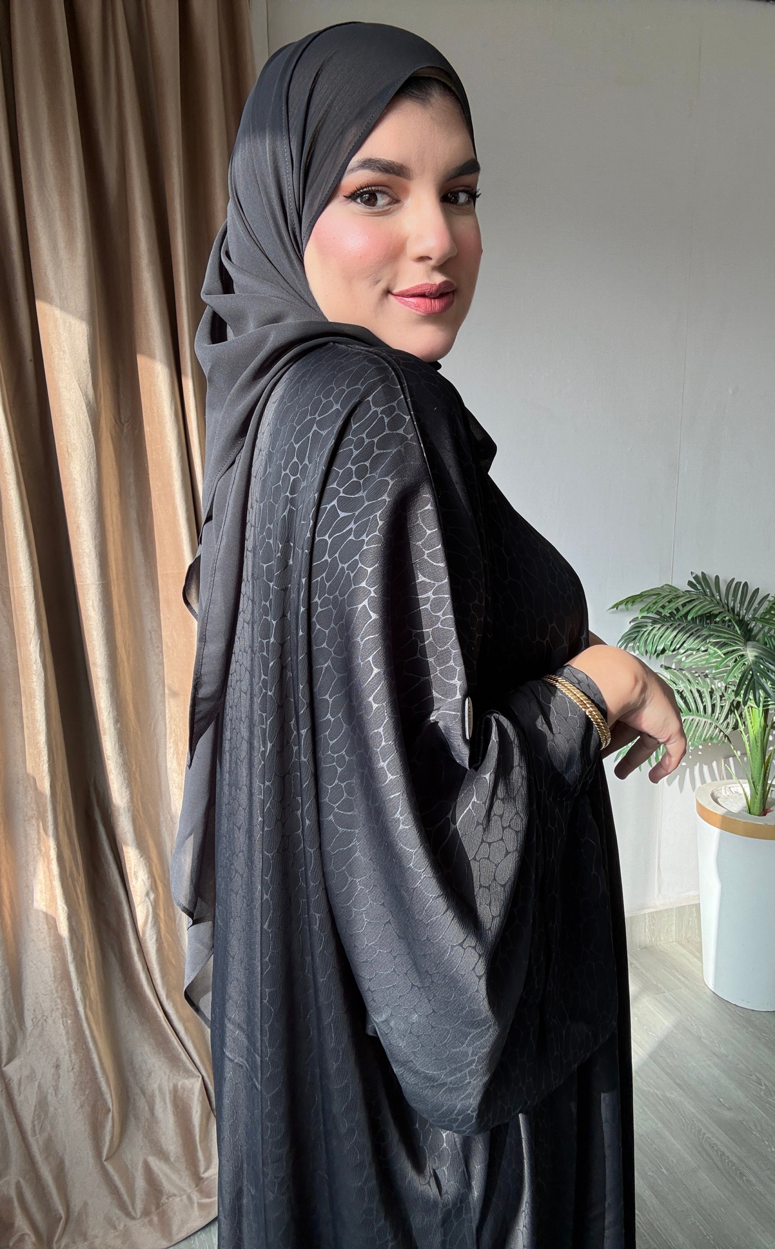 Norean abaya