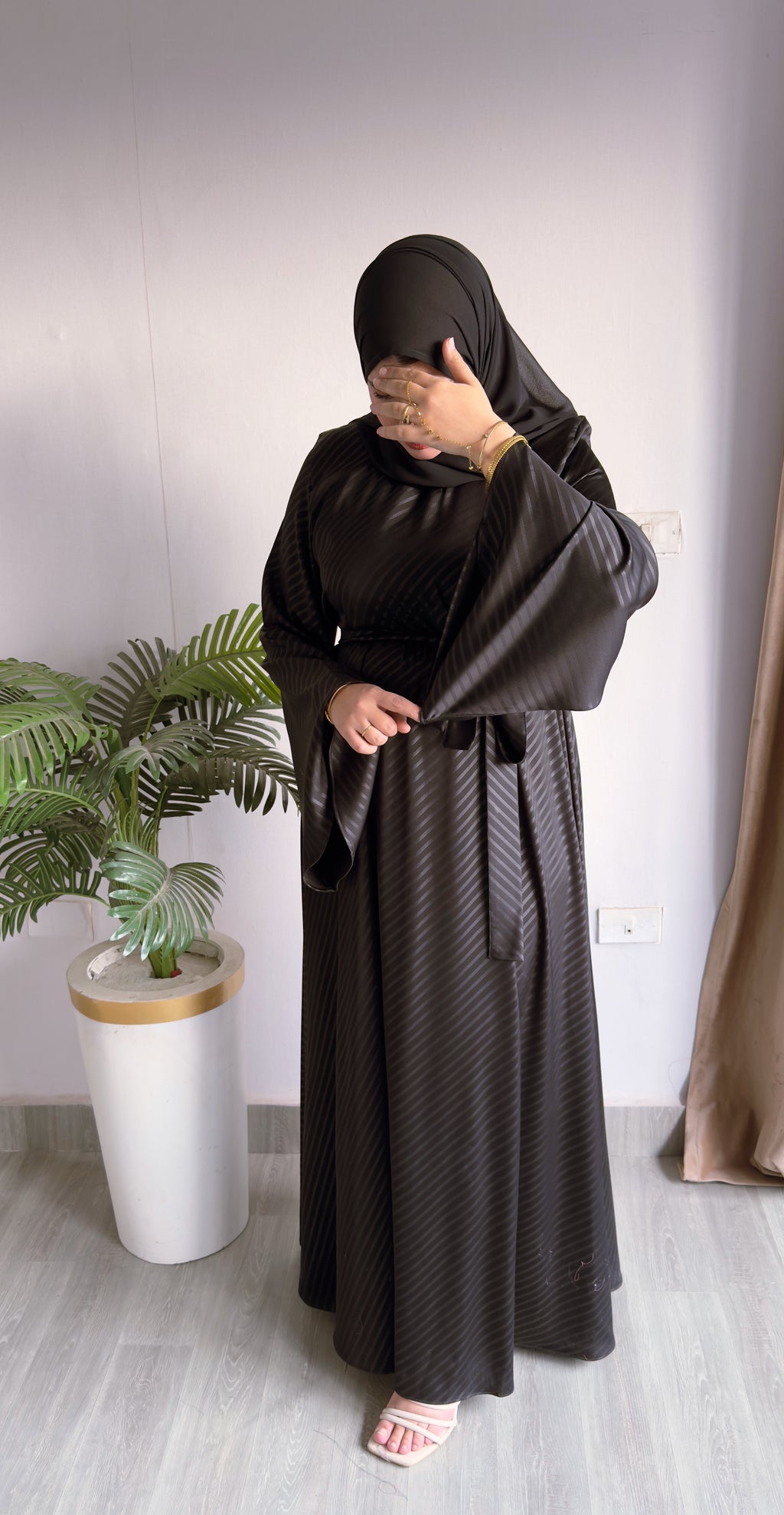 Linda abaya